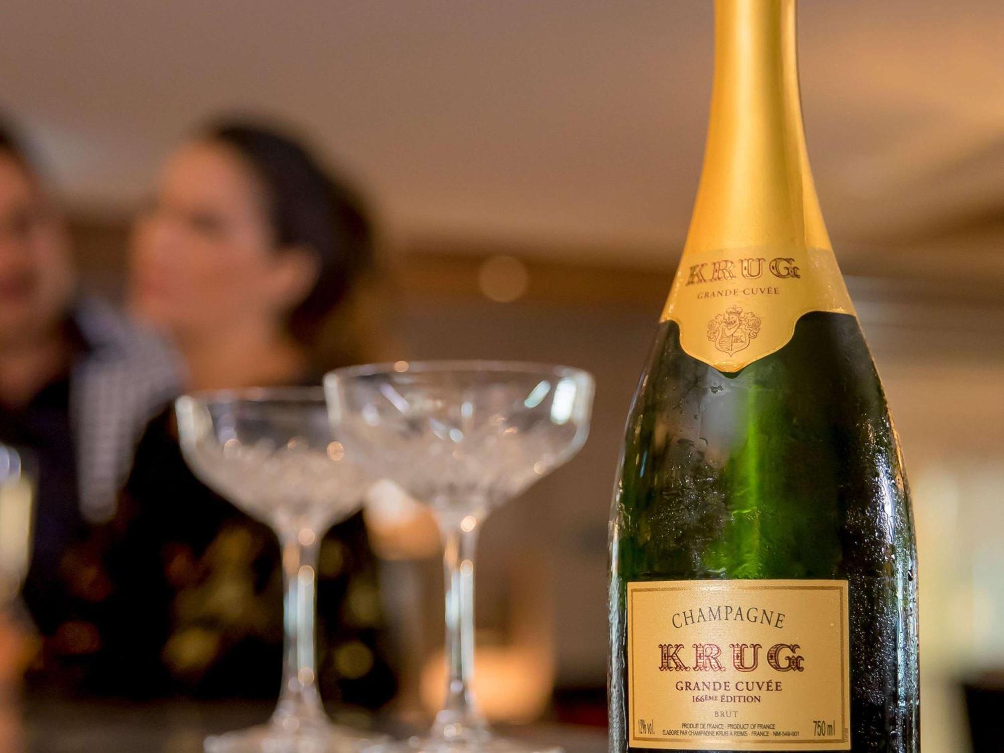 The William Inglis Mgallery Уорик-Фарм Экстерьер фото A bottle of Krug Champagne