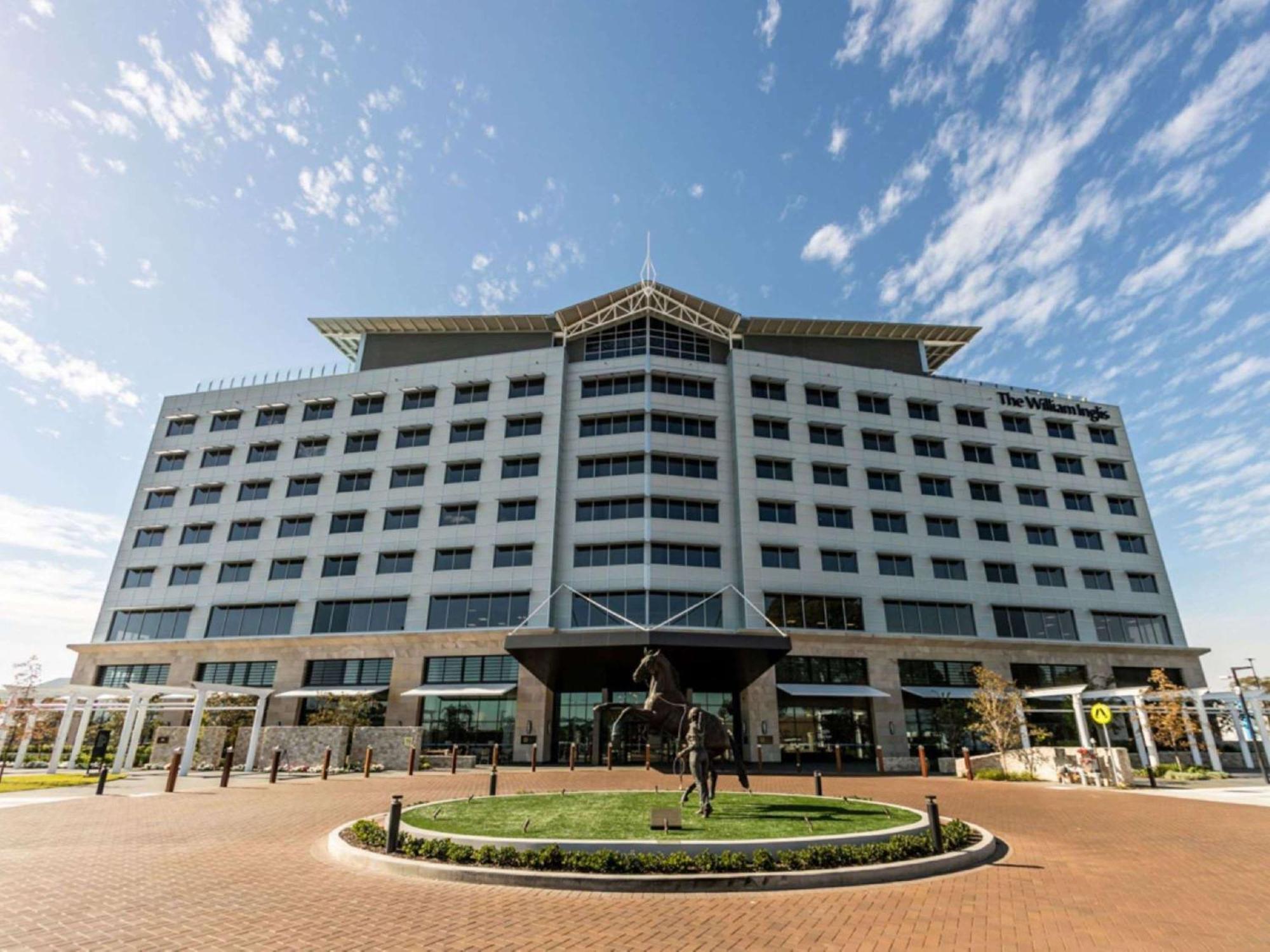 The William Inglis Mgallery Уорик-Фарм Экстерьер фото The new hospital building