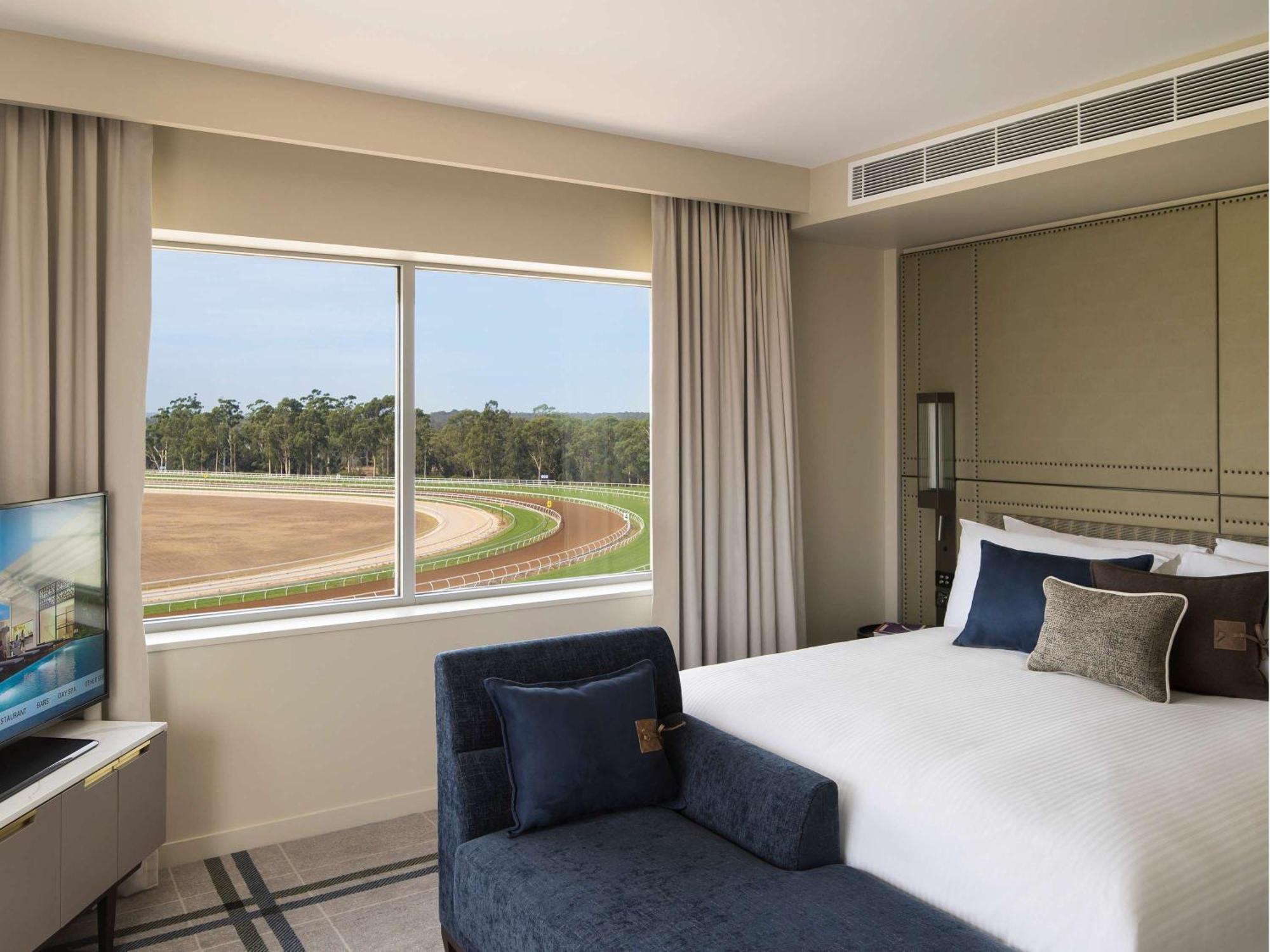 The William Inglis Mgallery Уорик-Фарм Экстерьер фото A bedroom at the Emirates Aviation Resort